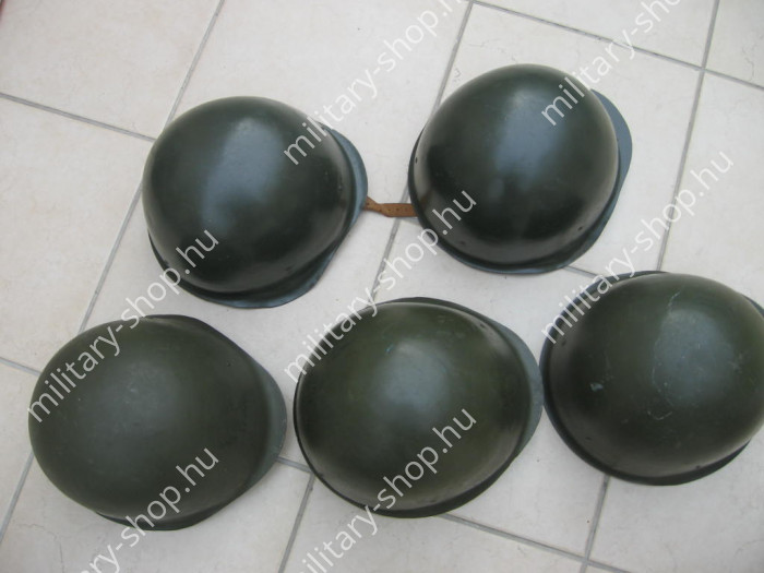 magyar katonai ruházat felszerelés  zöld gyakorló zsávoly zubbony 65m  katonai bolt üzlet military shop army shop budapest salgótarján rákosi sisak 50 m rohamsisak magyar néphadsereg rohamsisakja