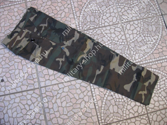 olasz vegetato marpat desert woodland katonai gyakorló nadrág 65m 65 m zsávoly nadrág  zubbony hátizsák használt katonai gyakorló nadrág zubbony katonai bolt üzlet army shop army store military shop store in budapest