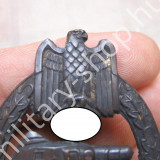 katonai régiségek II.világháborús második világháborús német amerikai angol olasz magyar orosz katonai kitüntetések jelvények felvarrók ruházat katonai bolt üzlet army shop store military shop store in budapest