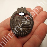 katonai régiségek II.világháborús második világháborús német amerikai angol olasz magyar orosz katonai kitüntetések jelvények felvarrók ruházat katonai bolt üzlet army shop store military shop store in budapest