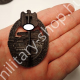 katonai régiségek II.világháborús második világháborús német amerikai angol olasz magyar orosz katonai kitüntetések jelvények felvarrók ruházat katonai bolt üzlet army shop store military shop store in budapest