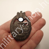katonai régiségek II.világháborús második világháborús német amerikai angol olasz magyar orosz katonai kitüntetések jelvények felvarrók ruházat katonai bolt üzlet army shop store military shop store in budapest