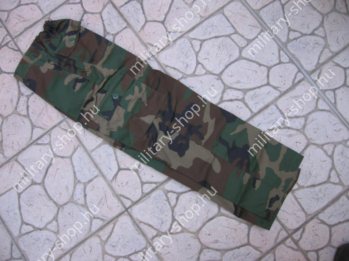 Gyermek nadrág mellény ,woodland gyermek katonai ruházat felszerelés gyermek gyerek katonai sapka katonai ruházat felszerelés magyar honvédség katonai bolt üzlet military shop army shop budapest salgótarján