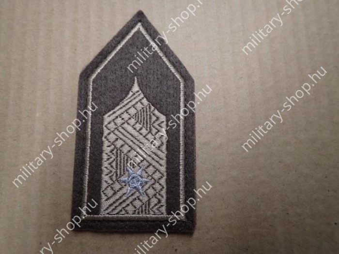 magyar honvédség mh rangjelzés rendfokozat őrmester pólóra nyakra zubbonyra sapkára zászlós őrmester  hadnagy főhadnagy alezredes tiszti katonai bolt üzlet army shop store military shop store in budapest