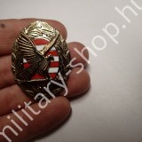 vezérkari akadémiamellkas fém jelzés magyar katonai ruházat felszerelés katonai bolt üzlet military shop army shop army store in budapest magyar katonai felvarrók deszantos ejtőernyős desszantos mellkas osztályjelzés deszantos ejtőernyős felvarró