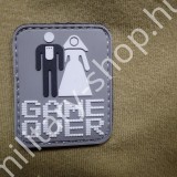 ÚJ4937 , GAME OVER, PVC PATCH SZÍNES , ÚJ