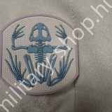 ÚJ4932, FROG(BÉKA ) CSONTVÁZ , COYOTE ALAP , SÖTÉTZÖLD PVC PATCH SZÍNES , ÚJ ( 70 )