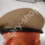 magyar katonai gyakorló szolnok speciális erők baret barett  kármin piros ensz kék búzavirág kék sapka barett fém jelzéssel marpat desert woodland acu ucp dcu dpm ddpm flactarn booney sapka cap katonai bolt üzlet army shop store military shop store in bud