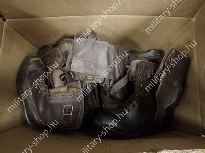 magyar katonai bakancs surranó legénységi bakancs 65m 65 m 85m 85 m  katonai gyakorló bakancs katonai bolt üzlet army shop store military shop store  in budapest használt katonai bakancs