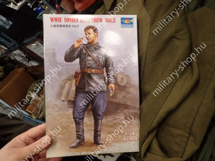 wwII world war 2 II trumpeter 00702 1:16 1/16 russian tank crew soft case era & grating armour 09610 miniart rumpeter tamiya takom revell italeri friulmodellizmo rye field  border bandai academy eduard modell makett shop bolt üzlet  in budapest