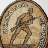 vitéz jónás istván 29. területvédelmi zászlóalj ezred  magyr katonai  kar baret sapka felvarrók  katonai bolt üzlet army military shop store  surplus in budapest
