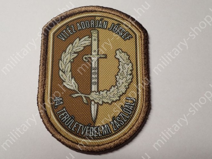 vitéz adorján józsef 44. területvédelmi zászlóalj ezred  magyr katonai  kar baret sapka felvarrók  katonai bolt üzlet army military shop store  surplus in budapest